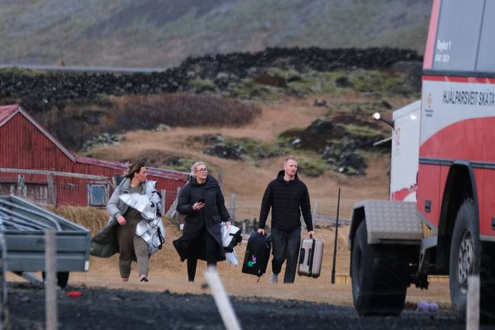 Volcanic activity threatens Grindavík