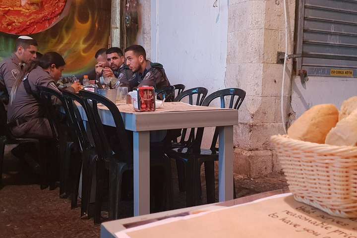 Dagbók 2: Hæ fæv á veitingahúsi í Tel Aviv