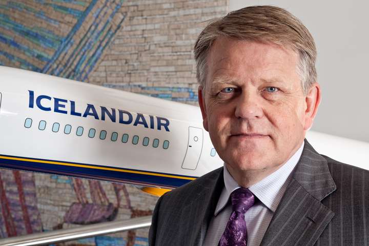 Forstjóri Icelandair segir af sér og hlutabréf falla